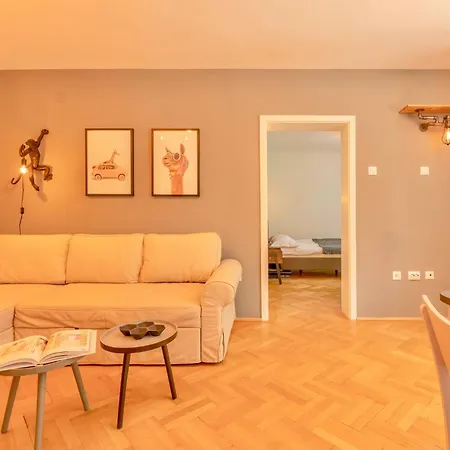 Castanilor 6 - Hip Industrial Close To Centre * Брашов