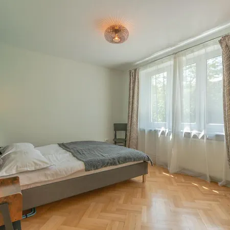 Castanilor 6 - Hip Industrial Close To Centre Брашов