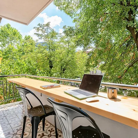 Castanilor 6 - Hip Industrial Close To Centre * Braşov