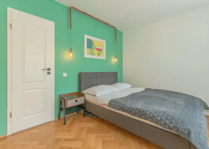 Castanilor 6 - Hip Industrial Close To Centre Apartment Brasov