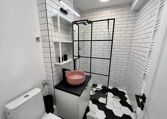 Castanilor 6 - Hip Industrial Close To Centre * Braşov