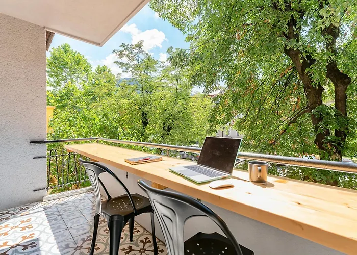 Castanilor 6 - Hip Industrial Close To Centre * Braşov